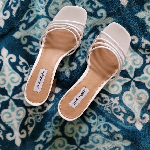 🍒 NEW Steve Madden Omay white slides sandals 9.5 - Picture 2 of 8